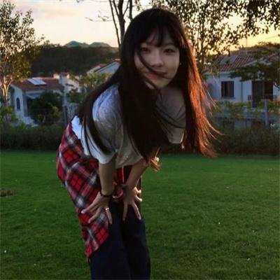 公园里的女孩